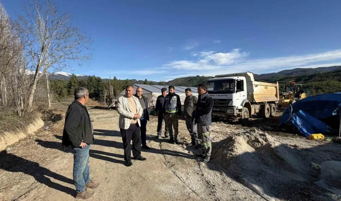 Beyağaç Belediyesi, Yeniçeşme Mahallesi’de yağmursuları tarafından bozulan yolları düzenleme çalışması