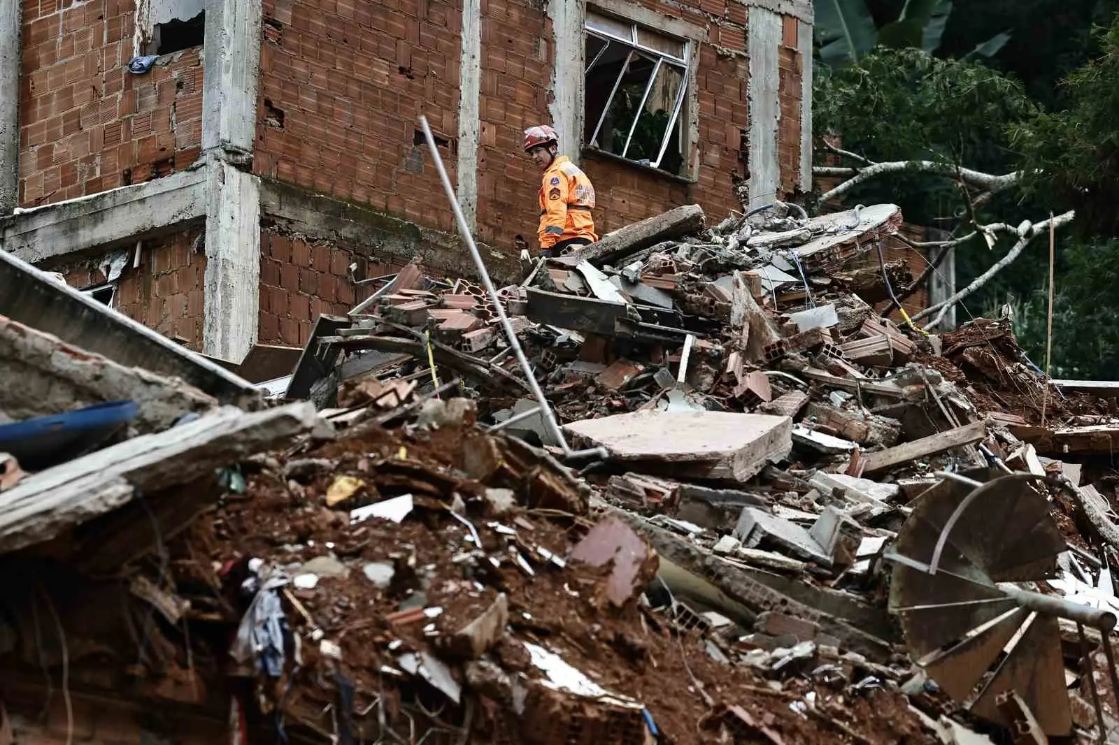 Brezilya’nın Minas Gerais eyaletinde şiddetli yağışların yol açtığı sel felaketinde