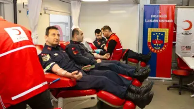 Bursa İl Jandarma Komutanlığı personeli, Türk Kızılay’ın yürüttüğü kan bağışı