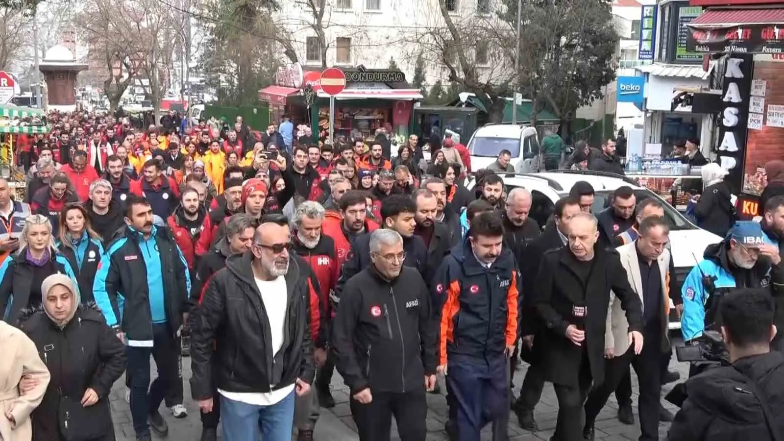 Bursa’da AFAD gönüllüleri ve yaklaşık 30 akredite arama kurtarma ekibi,