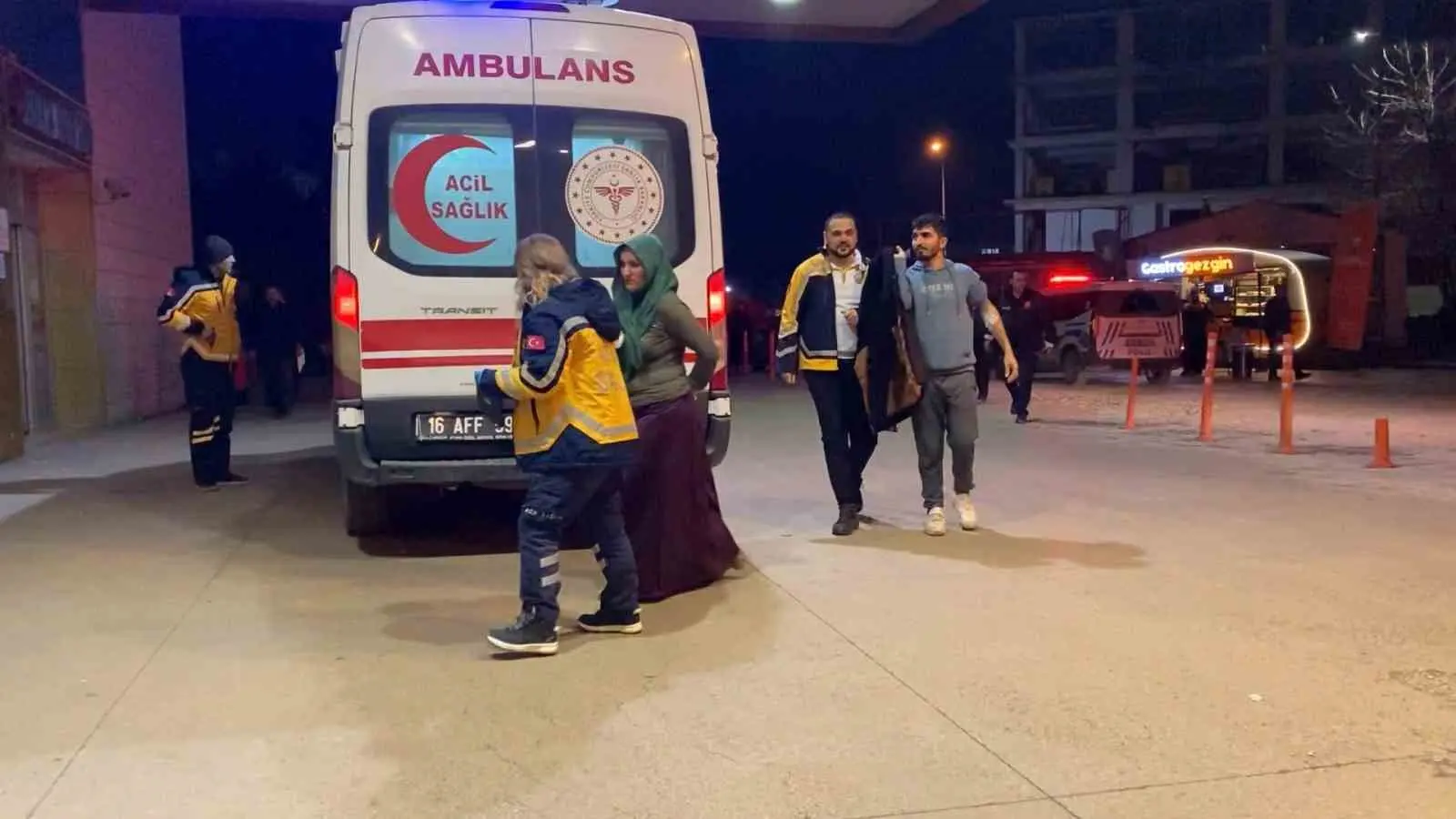 Bursa’nın İnegöl ilçesinde alacak-verecek meselesi nedeniyle çıkan kavgada öfkeli enişte,