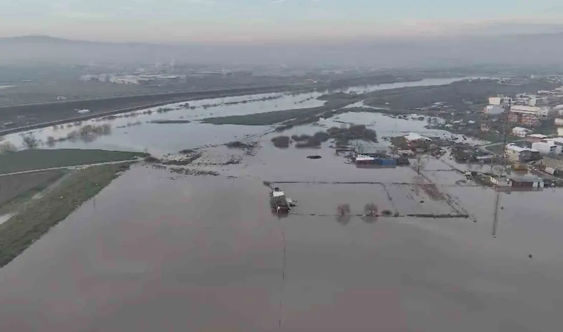 Bursa’da sağanak yağış ve kar sularının erimesi ovada binlerce ekili