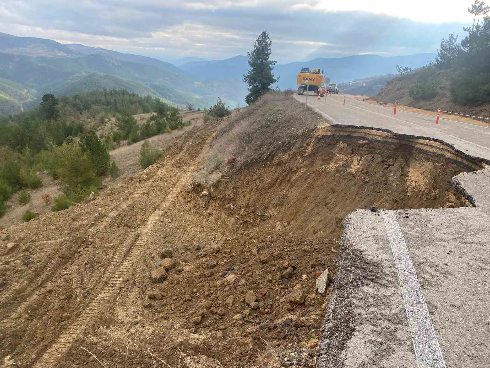 Bursa Büyükşehir Belediyesi, son günlerde yaşanan yağışlar dolayısıyla kent merkezi
