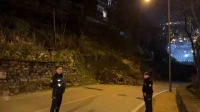 Bursa’nın Osmangazi ilçesinde sağanak yağışın etkisiyle, Tarihi Bursa Kalesi Kaplıca