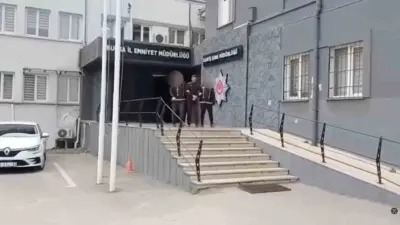 Bursa’da haklarında kesinleşmiş hapis cezası bulunan 3 firari şüpheli, polis