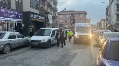 Bursa’nın Kestel ilçesinde yolun karşısına geçerken otomobilin çarptığı yaya yaralandı.