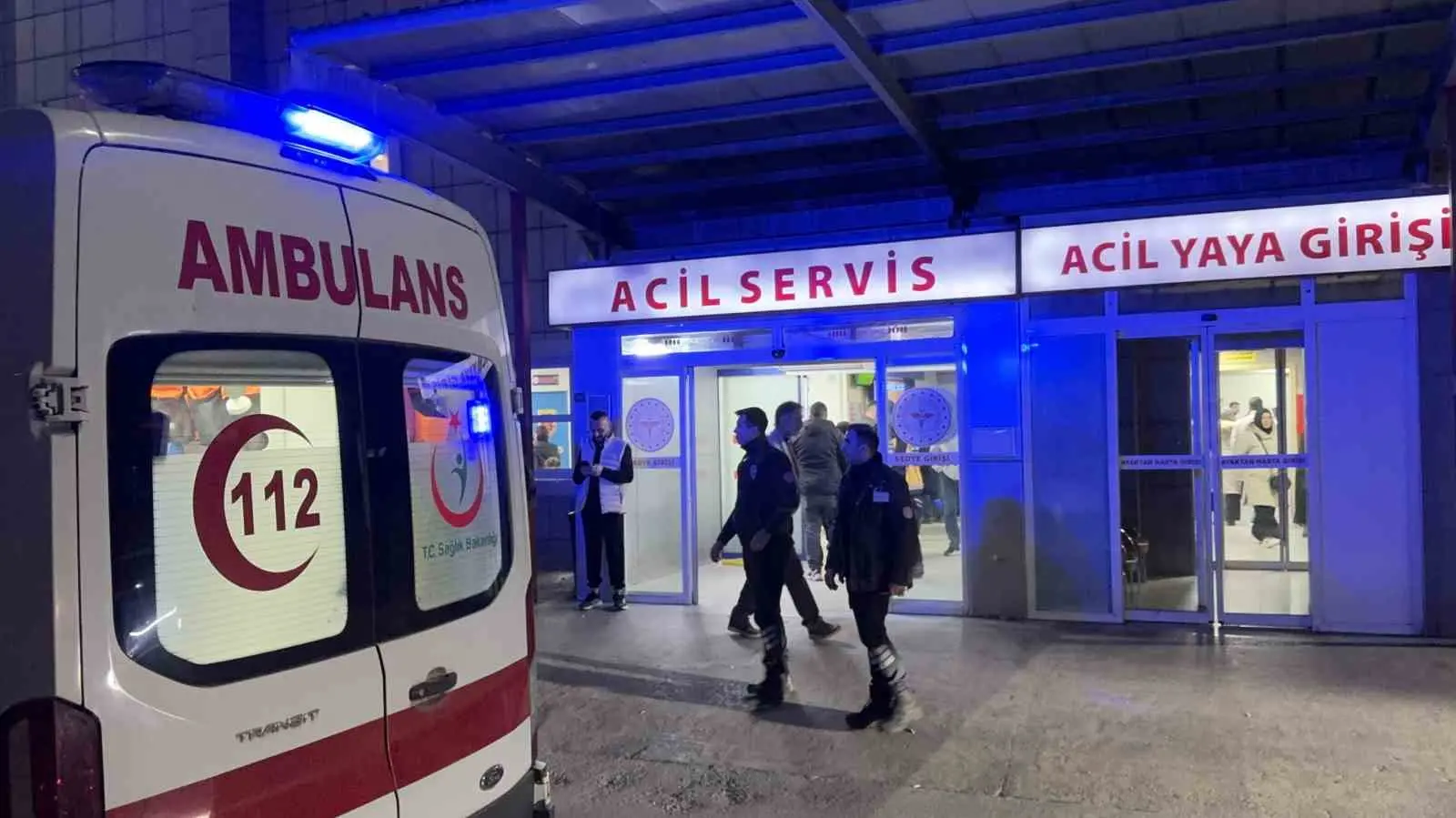 Bursa’da parkta çıkan tartışma bıçaklı kavgaya dönüştü. Olayda 1 kişi