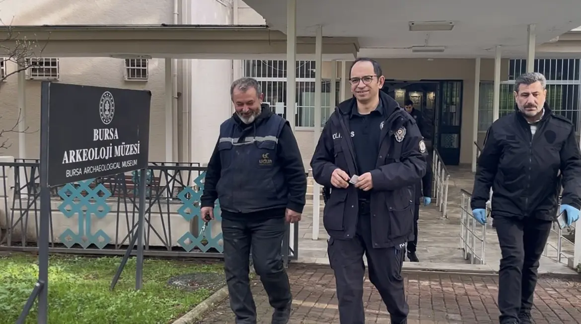 Bursa’da piknik yaptığı sırada patlamamış top mermisi bulduğunu iddia eden