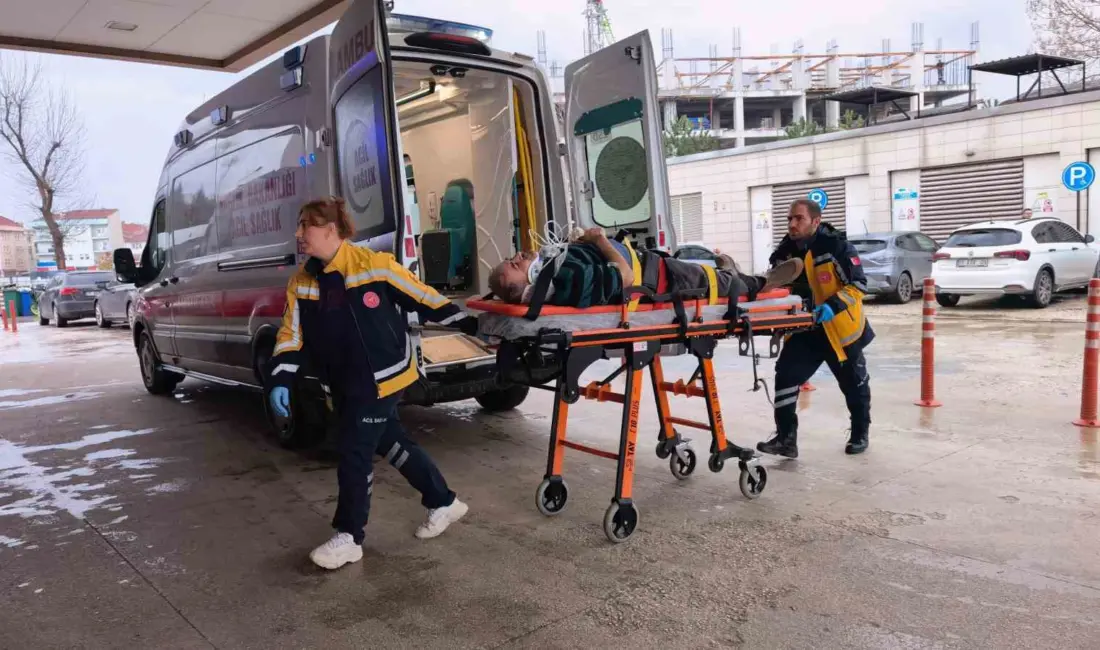 Bursa’nın İnegöl ilçesinde servis minibüsünden inen sürücü, başka bir minibüsün