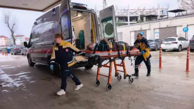 Bursa’nın İnegöl ilçesinde servis minibüsünden inen sürücü, başka bir minibüsün