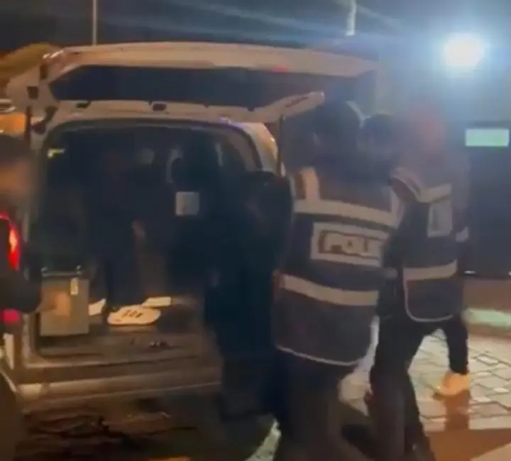 Bursa’nın Osmangazi ilçesinde polis ekiplerince uyuşturucu veya uyarıcı madde imal