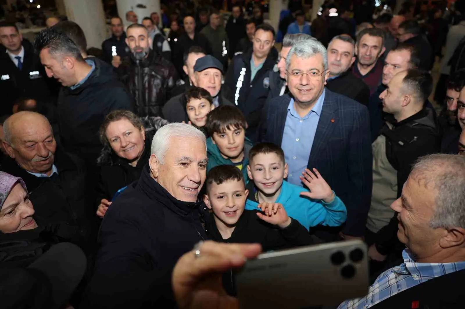 Bursa Büyükşehir Belediyesi tarafından Gürsu ilçesinde düzenlenen iftar programında konuşan