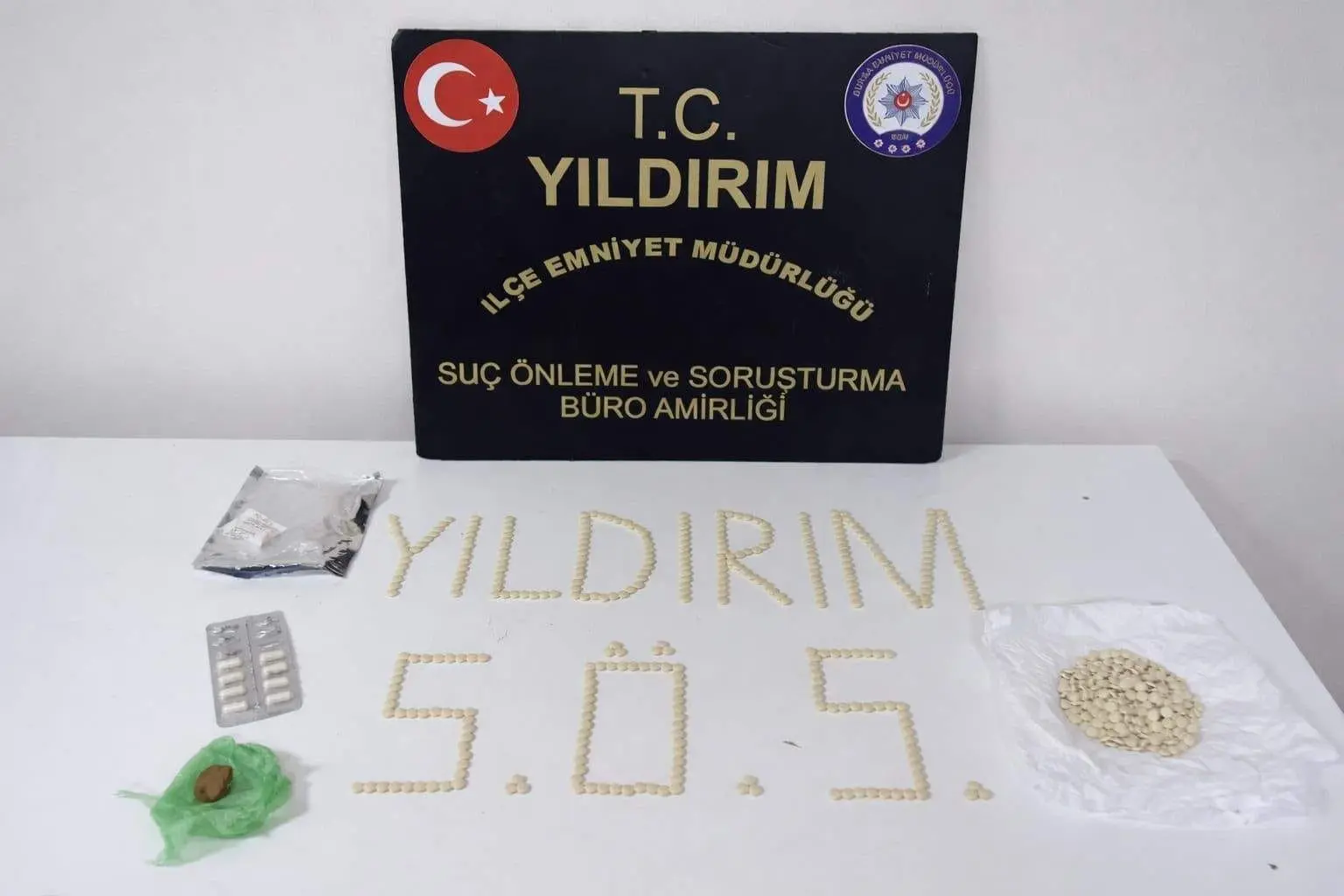 Bursa’da uyuşturucu madde ticaretiyle mücadele kapsamında düzenlenen operasyonda çok sayıda