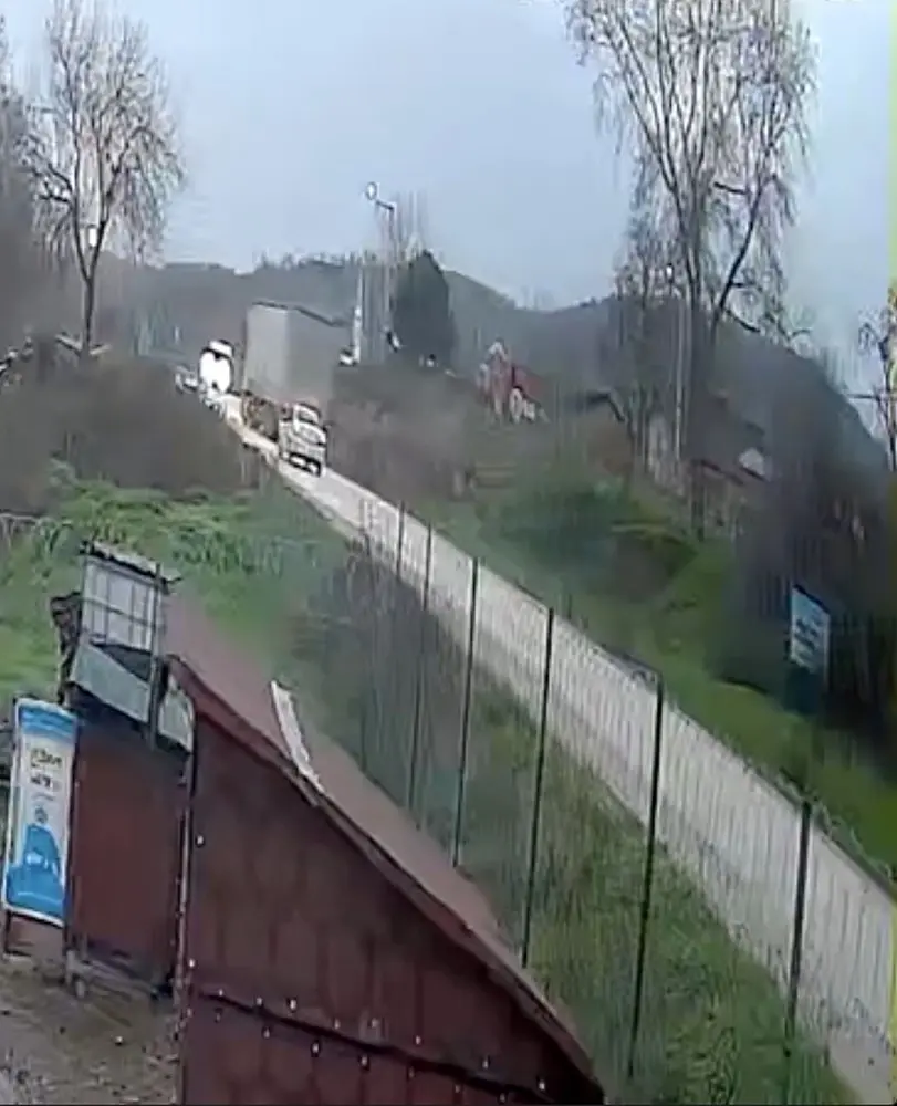 Bursa’nın Mustafakemalpaşa ilçesinde sabah saatlerinde meydana gelen ve 3 kişinin