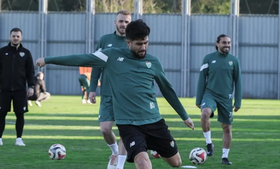 Bursaspor, Menemen FK ile oynayacağı kritik deplasman maçı öncesi hazırlıklarını