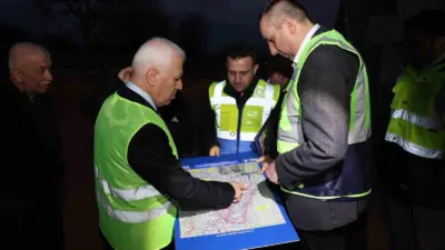 Bursa Büyükşehir Belediyesi, kentin ulaşım sorunlarını azaltmak için gece gündüz