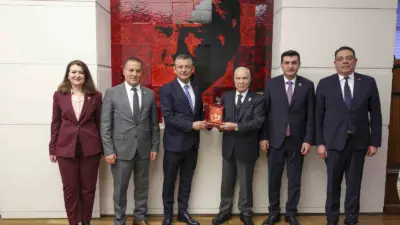 Cumhuriyet Halk Partisi (CHP) Genel Başkanı Özgür Özel, şehit ve