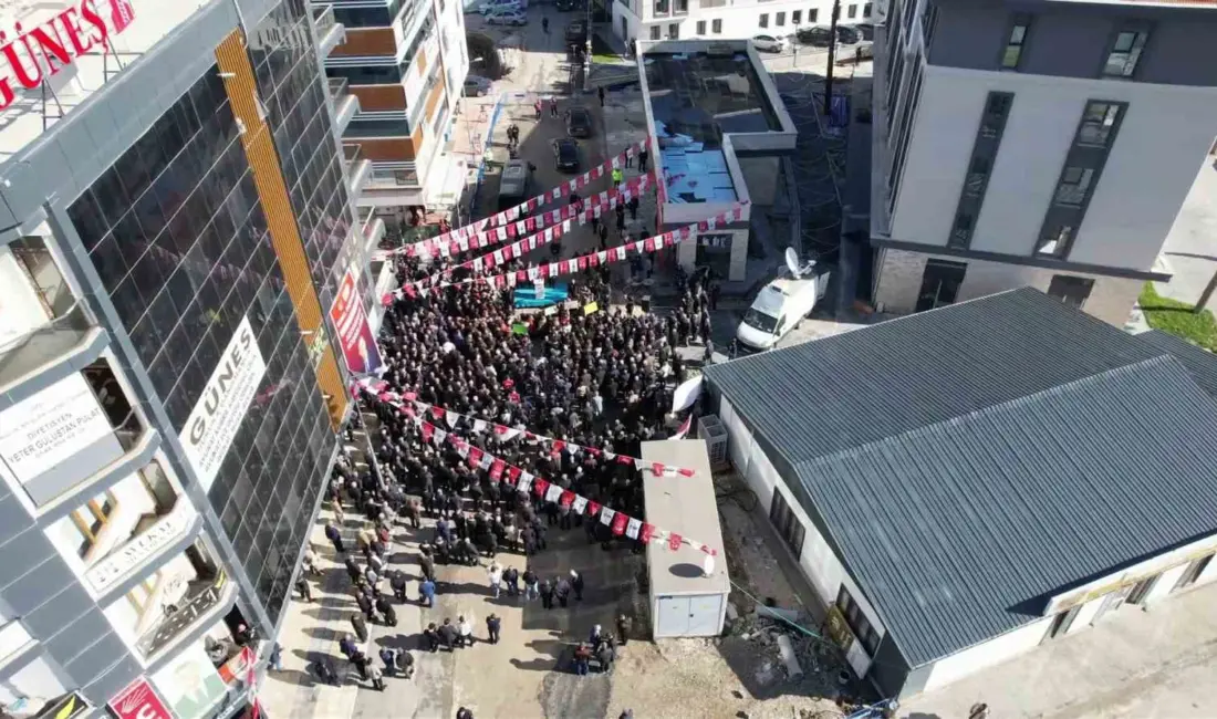Kahramanmaraş merkezli 6 Şubat Depremleri dolayısıyla Adıyaman’a gelen Cumhuriyet Halk