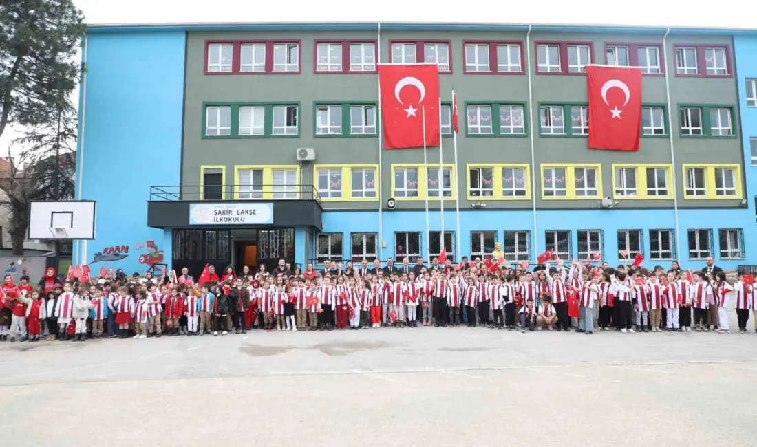 İnegölspor’un başlattığı “Bir Çocuğun Mutluluğu Dünyaya Bedel” kampanyası kapsamında Şakir