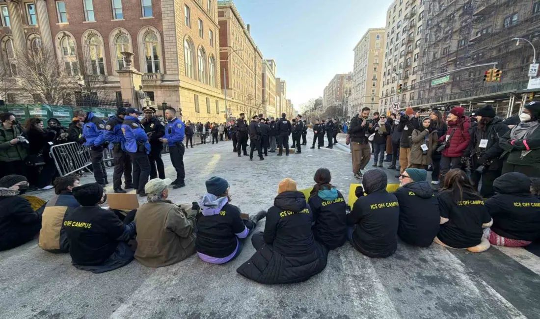 ABD’nin New York kentinde Columbia Üniversitesi önünde Trump yönetiminin göçmenlik