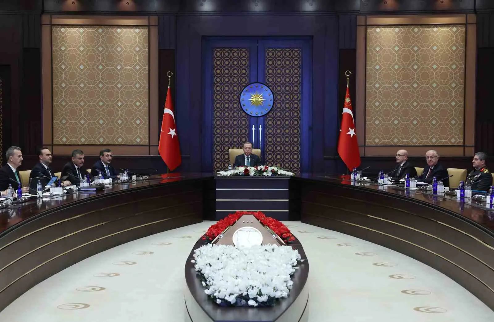 Cumhurbaşkanı Erdoğan başkanlığındaki Savunma Sanayii İcra Komitesi Toplantısı başladı.