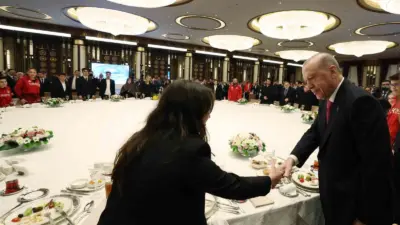 Cumhurbaşkanı Recep Tayyip Erdoğan, iftarda bir araya geldiği sporcu ve