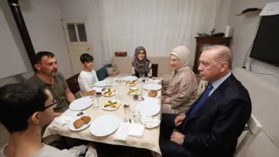 Cumhurbaşkanı Recep Tayyip Erdoğan ve eşi Emine Erdoğan, iftarda Kayacık