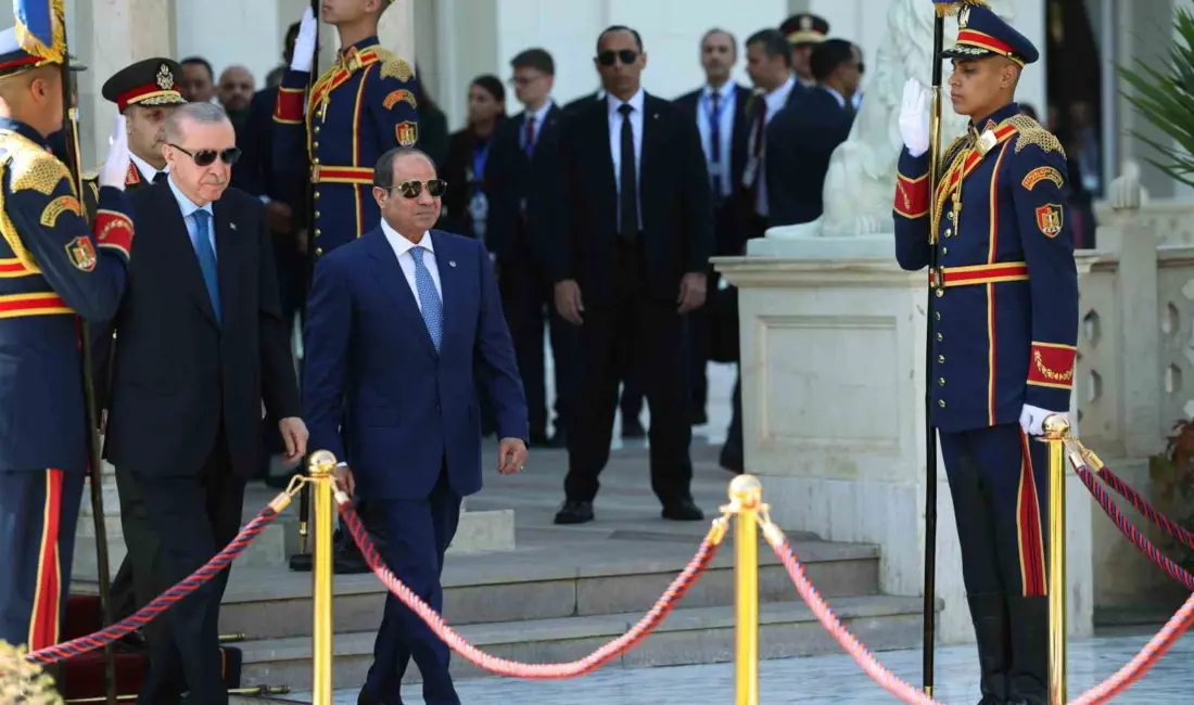 Cumhurbaşkanı Recep Tayyip Erdoğan, resmi ziyaret kapsamında geldiği Mısır’da bulunan