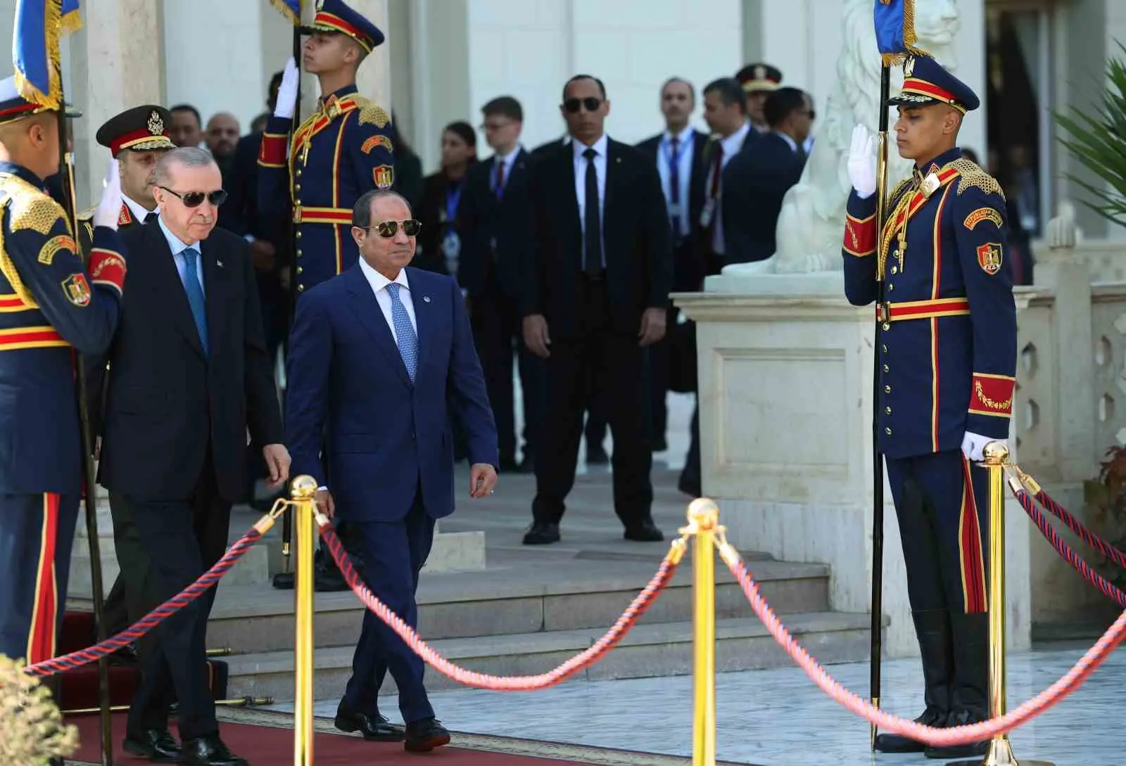 Cumhurbaşkanı Recep Tayyip Erdoğan, resmi ziyaret kapsamında geldiği Mısır’da bulunan