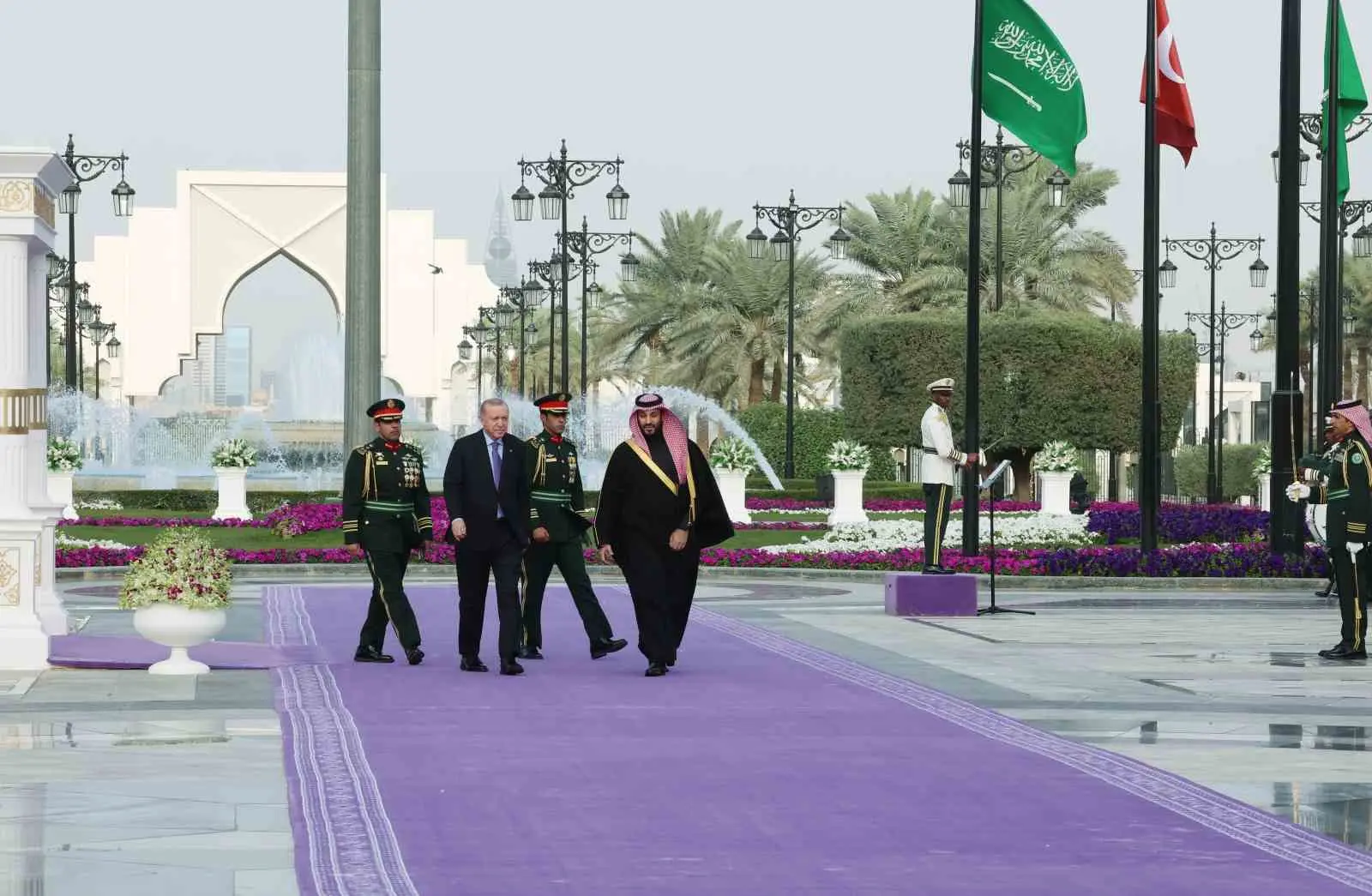 Cumhurbaşkanı Recep Tayyip Erdoğan, resmi ziyaret kapsamında geldiği Suudi Arabistan’da