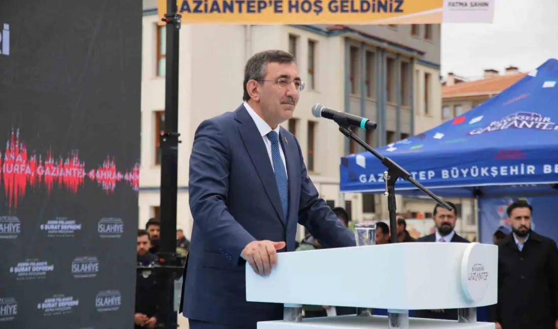 Gaziantep’in İslahiye ilçesinde asrın felaketinin yıl dönümünde konuşan Cumhurbaşkanı Yardımcısı