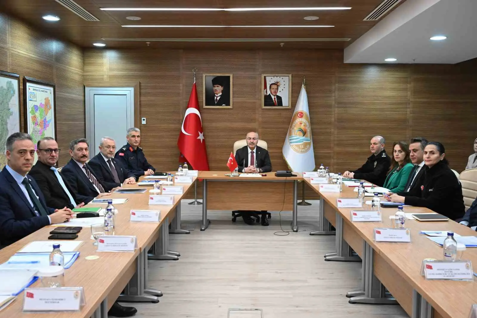 Denizli Valisi Yavuz Selim Köşger bölge ve il müdürleriyle gerçekleştirdiği