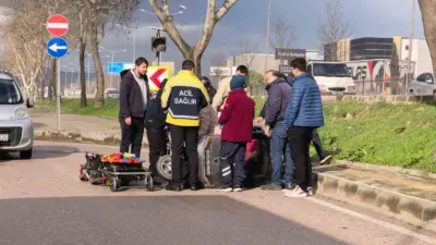 Bursa’nın İnegöl ilçesinde meydana gelen kazada devrilen triportörde annesi yaralanan