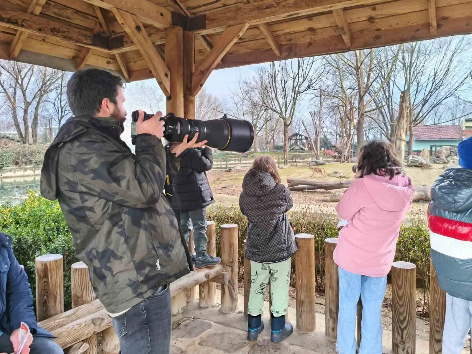 Bursa Büyükşehir Belediyesi tarafından düzenlenen ‘Bilim Fotoğrafçılığı’ atölyesine katılan çocuklar,