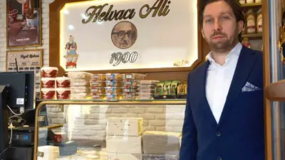 Bursa’nın İnegöl ilçesinden dünyaya açılan 125 yıllık helvacı, Ramazan ayında