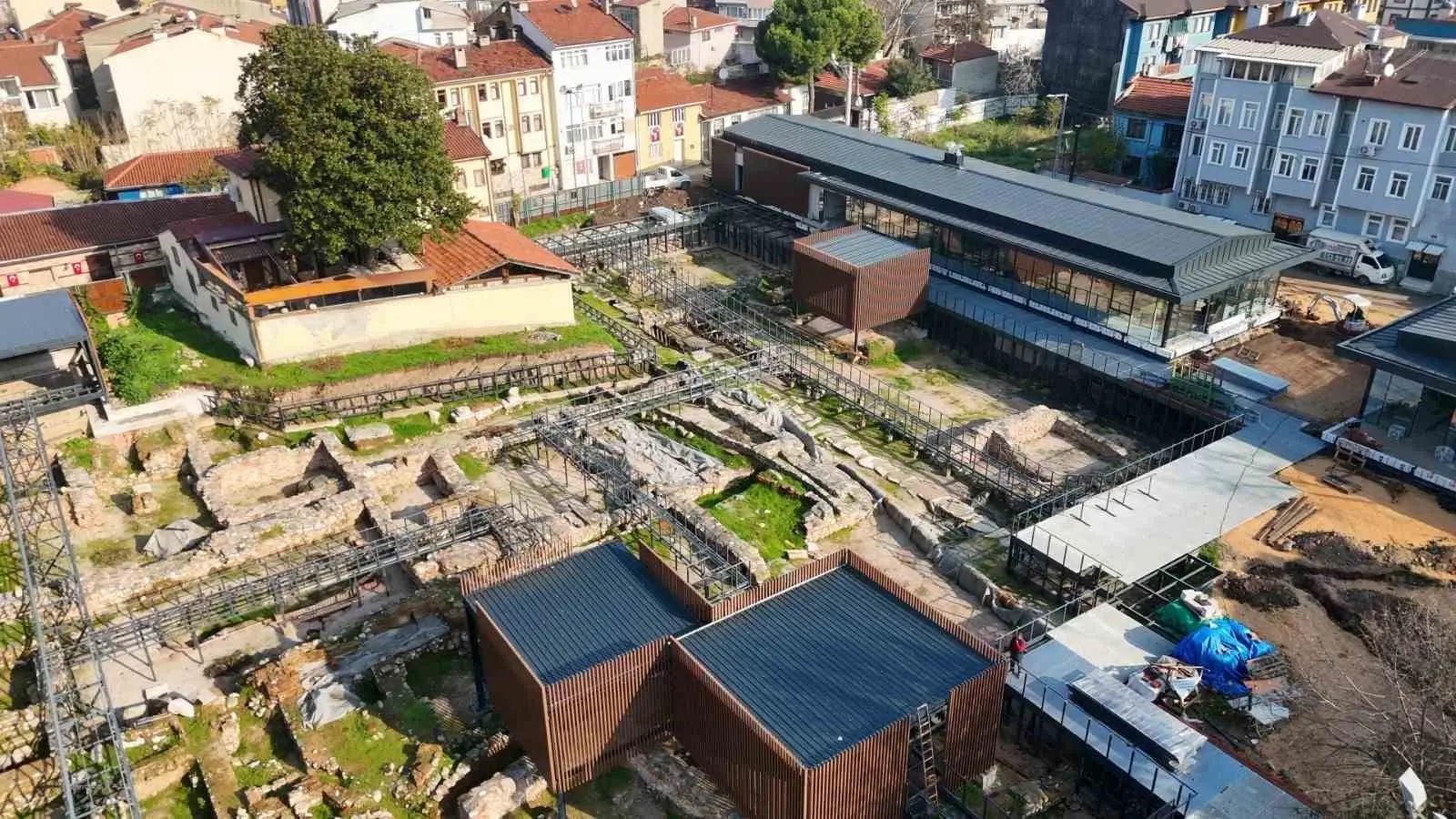 Osmangazi Belediye Başkanı Erkan Aydın, Bursa’nın endüstriyel ve arkeolojik mirasını