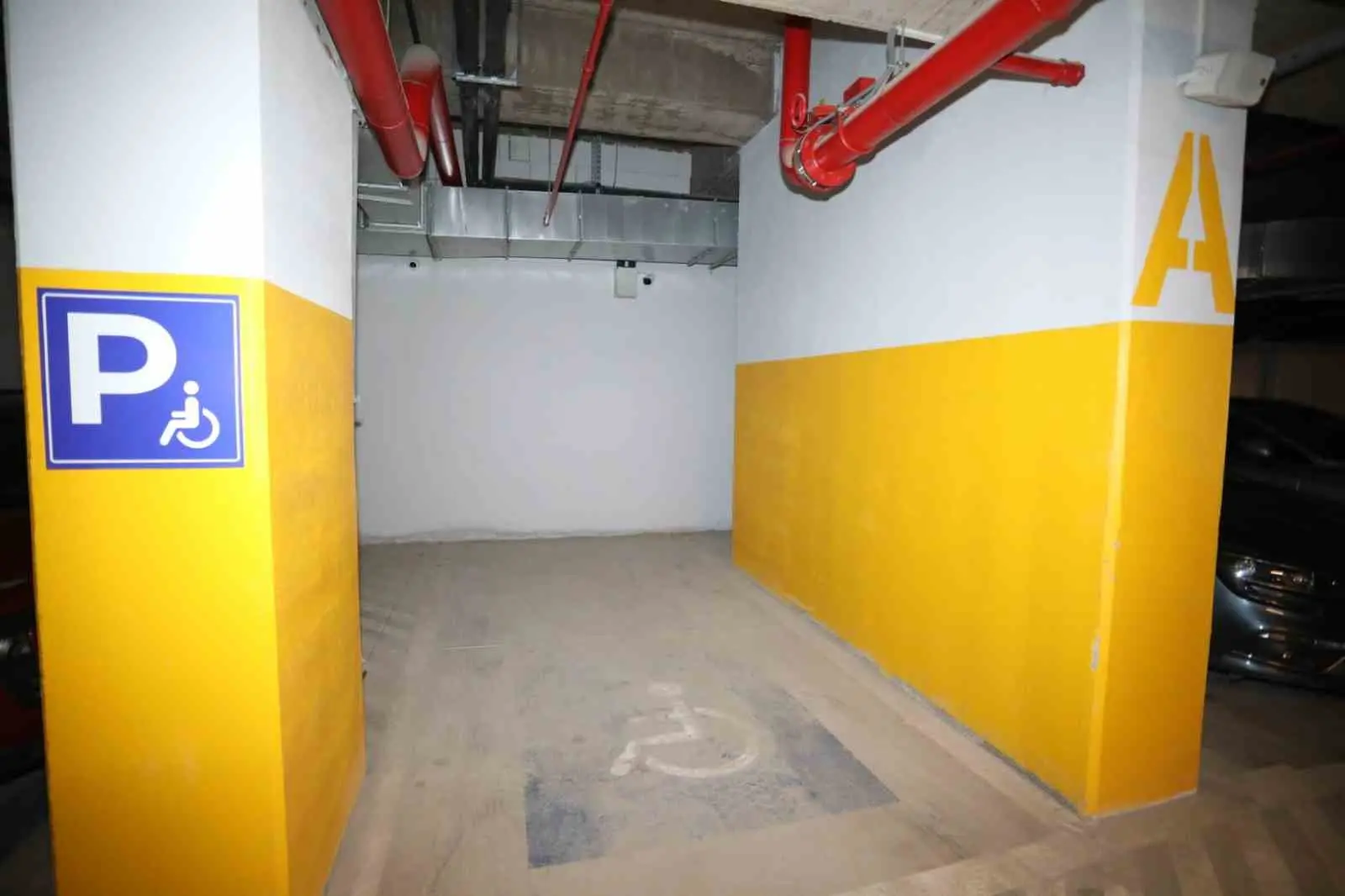 İnegöl Belediyesi’nin otoparklardaki engelli park alanlarında hayata geçirdiği sesli uyarı