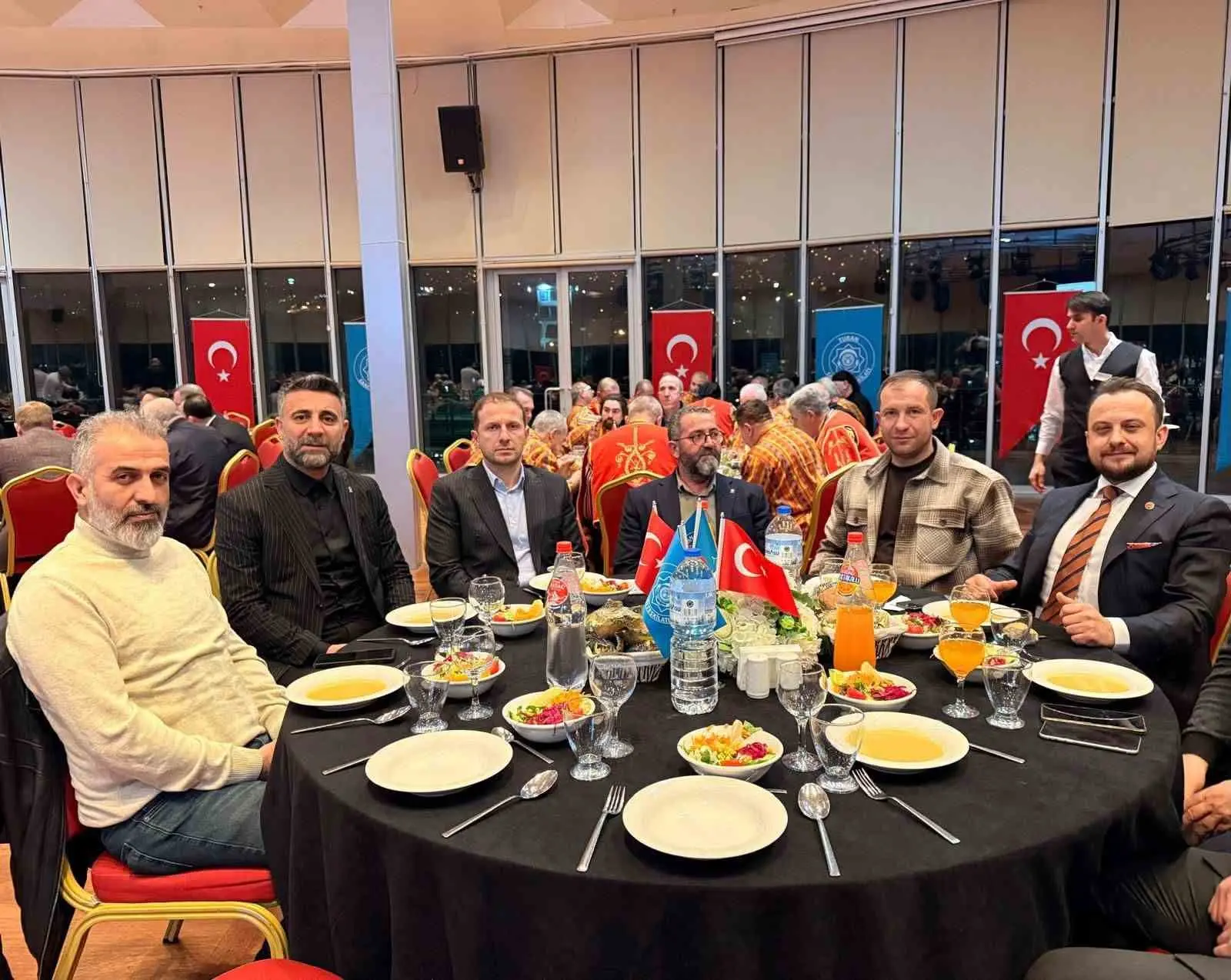 Yenişehir Belediye Başkanı Ercan Özel, 6. Turan Yılın Başarı Ödülleri’nde