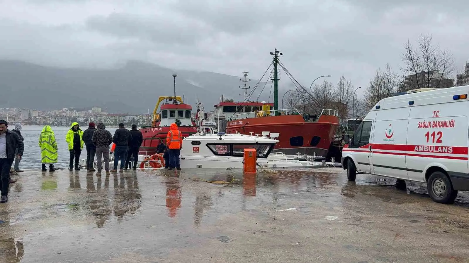 Gemlik Körfezi açıklarında denizde bir erkek cesedi bulundu. Edinilen bilgiye