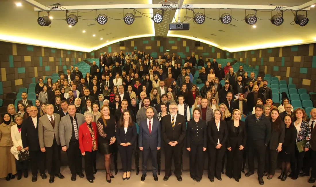 Doğa Koleji üst yönetimi, Bursa İnegöl Kampüsünde düzenlenen Veli Bilgilendirme