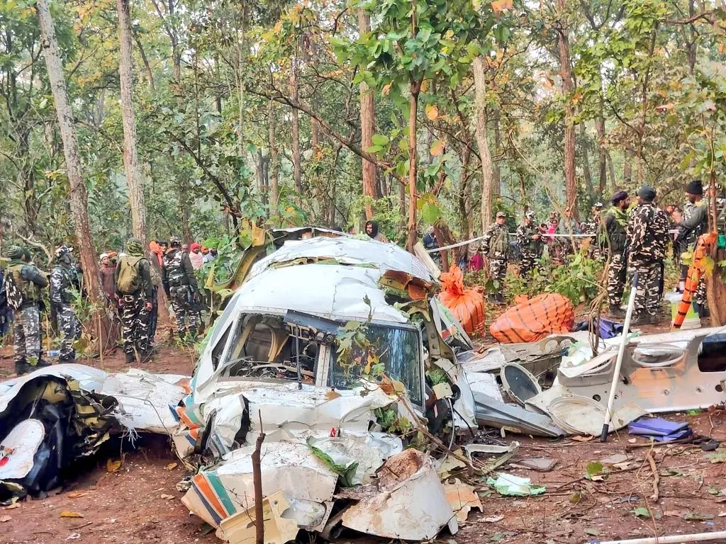 Hindistan’ın Jharkhand eyaletine bağlı Ranchi kentinde düşen ambulans uçaktaki 7