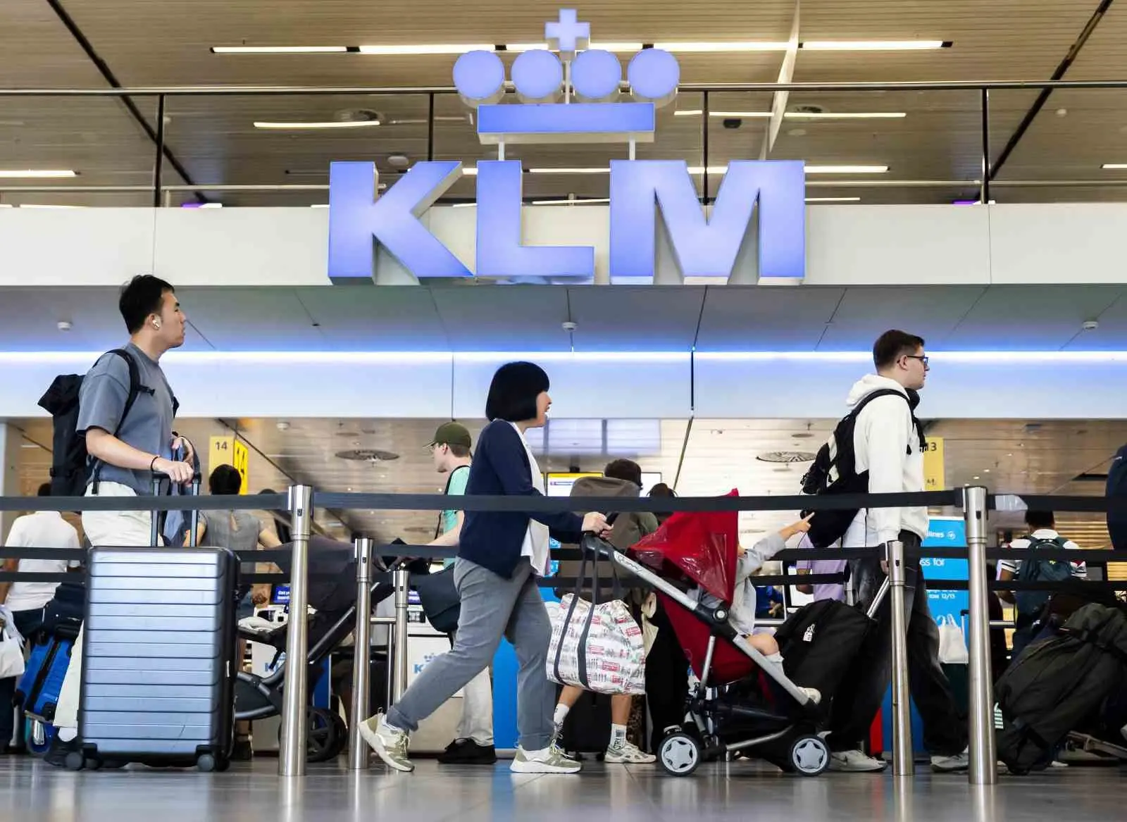 Hollanda Kraliyet Havayolları (KLM), 1 Mart itibarıyla Amsterdam-Tel Aviv arasındaki