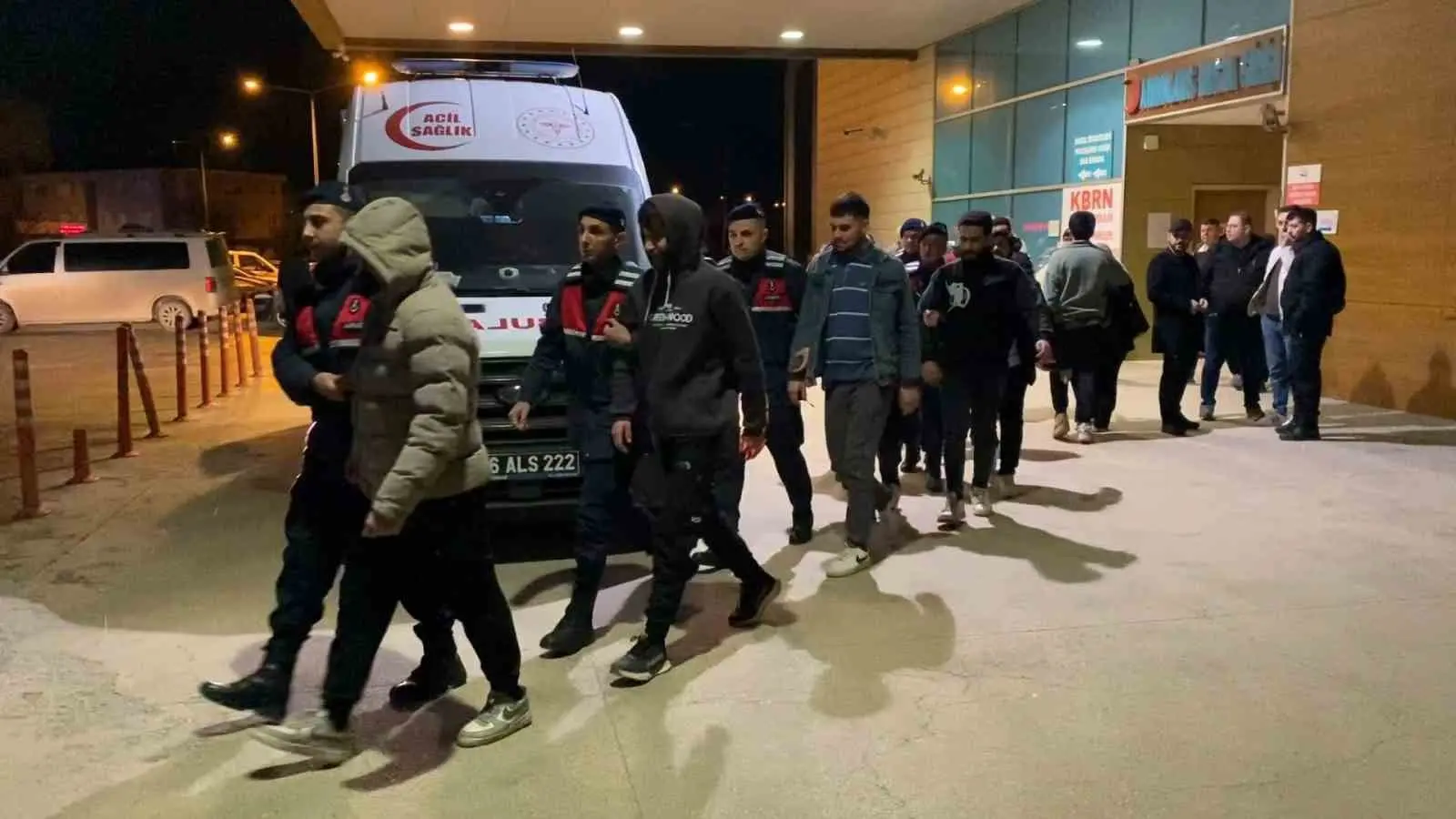 Bursa’nın İnegöl ilçesinde Jandarma Komutanlığı ekiplerince düzenlenen operasyonda 7 kaçak