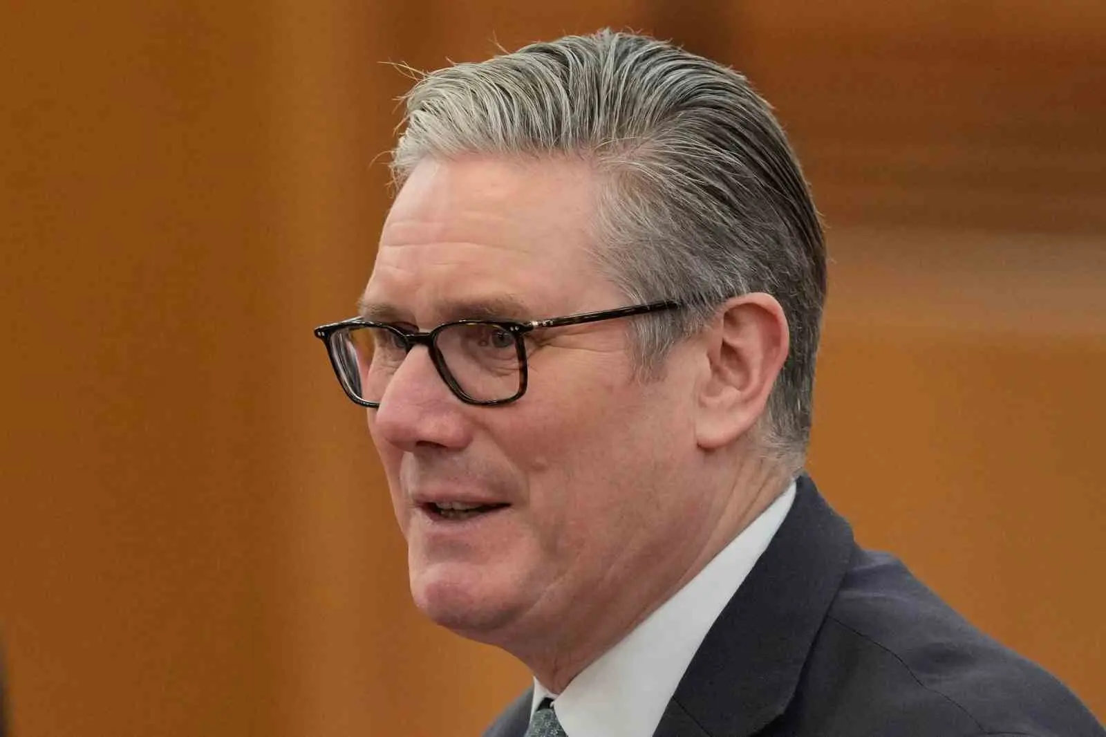 İngiltere Başbakanı Keir Starmer, cinsel istismar şebekesi kurmakla suçlanan ABD’li