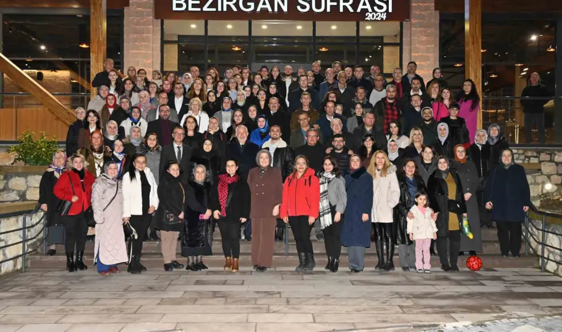 Isparta Belediye Başkanı Şükrü Başdeğirmen ve eşi Şadiye Başdeğirmen, personel