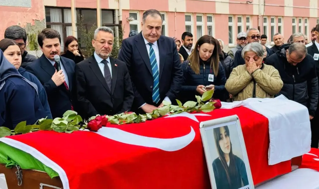 Bursa’nın İznik ilçesinde tır ile otomobilin çarpışması sonucu yaralanan ve