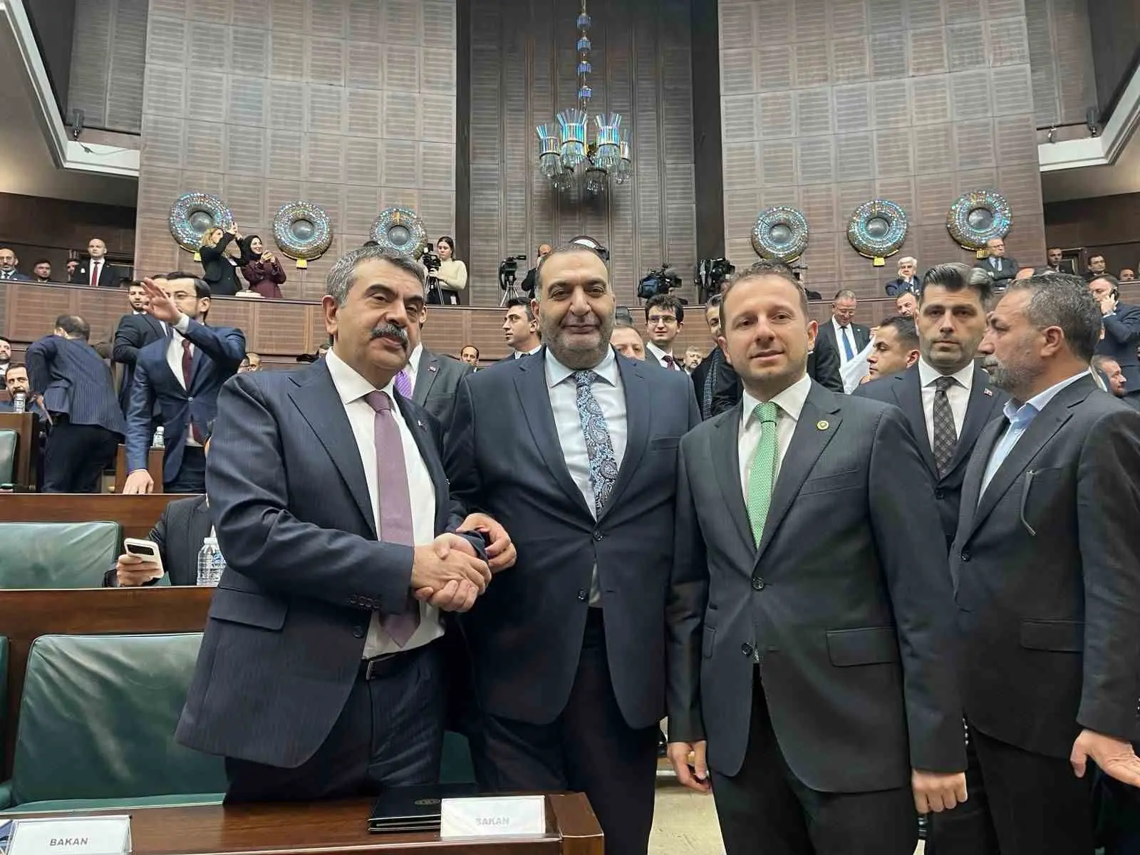 Bursa Kantinciler Odası Başkanı Özgür Güneş ve yönetimi, Ankara’da gerçekleştirdikleri