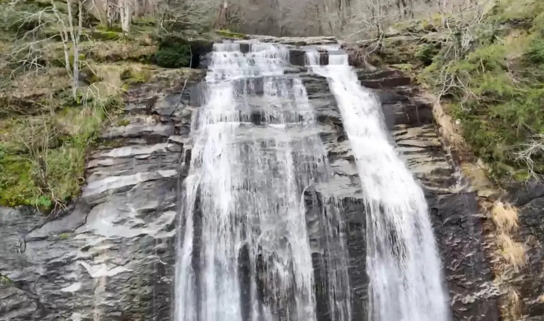 Suuçtu Şelalesi ve Tabiat Parkı, gürül gürül akan suyu ile