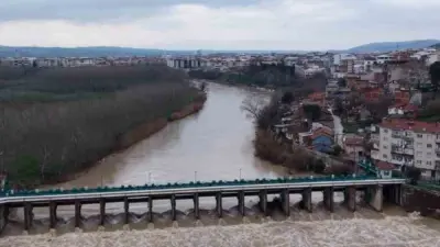 Bursa’da kar ve yağmur yağışlarının ardından, Mustafakemalpaşa Çayı’nın debisinin hızlı