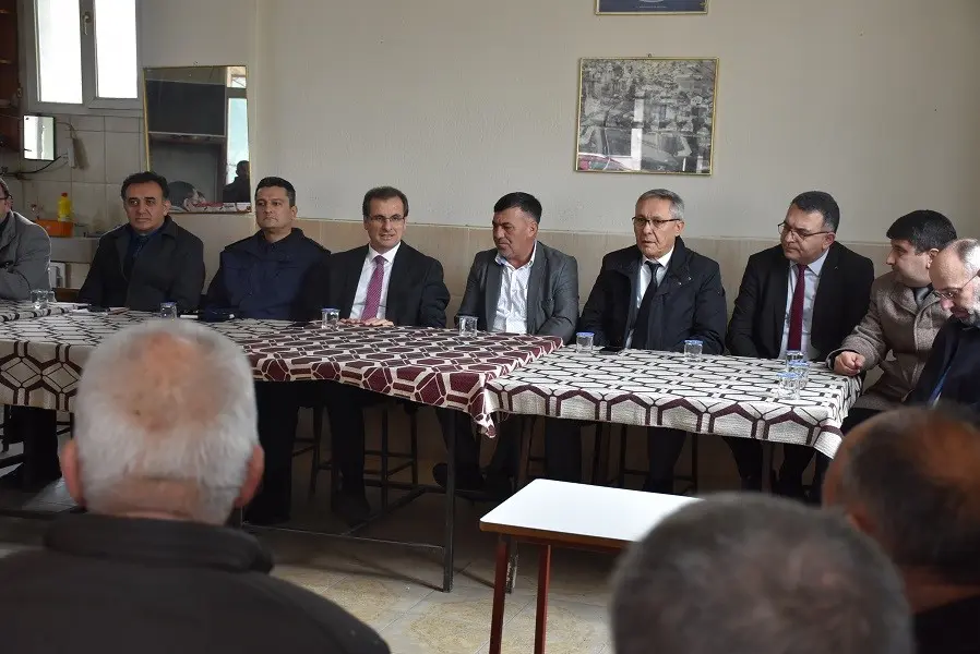 Manisa’nın Salihli ilçe Kaymakamı Ali Güldoğan, mahalle ziyaretleri kapsamında Kordon,